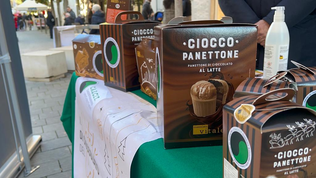 Il Calcit tra raccolta fondi, assistenza e progetti di prevenzione per un “Natale di cioccolato”