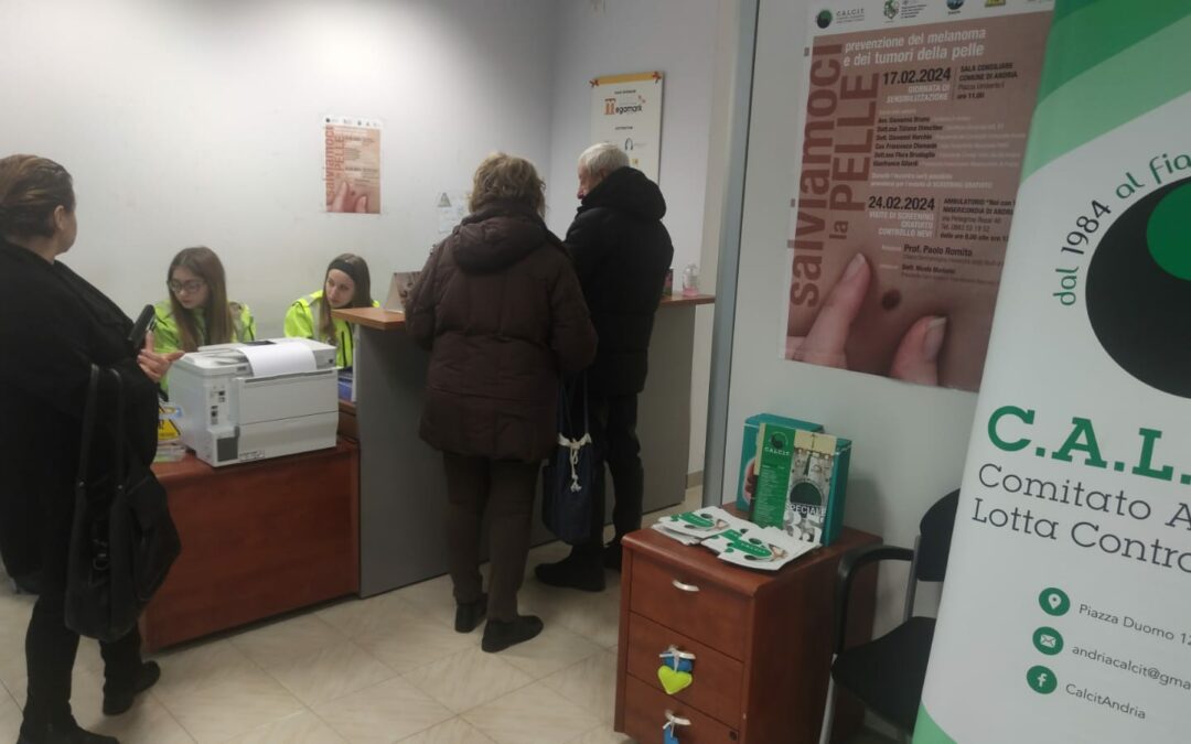Salviamoci la pelle, oltre 70 visite di screening gratuiti all’interno dell’ambulatorio solidale “Noi con Voi”